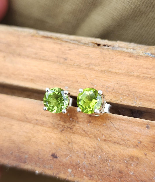 Natural Peridot Stud Earrings 925 Sterling Silver Green Gemstone Jewelry Gift