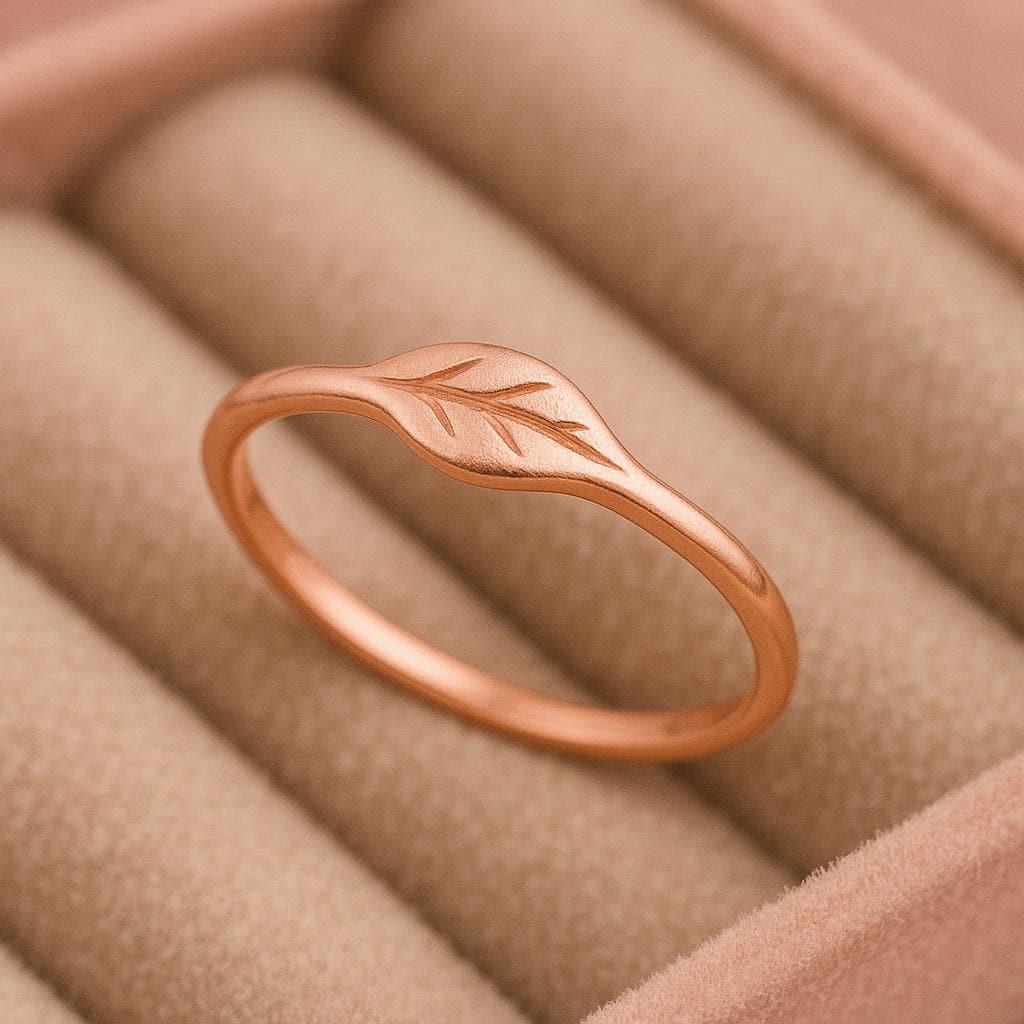 925 Silver Leaf Ring ⢠Minimal Nature Band ⢠Engraved Leaf Jewelry