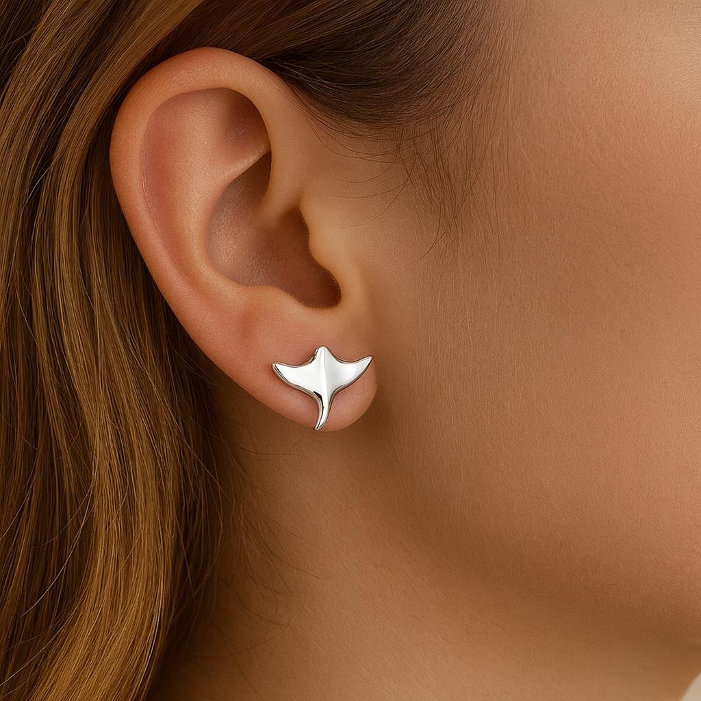 Manta Ray Stud 925 Silver | Stingray Jewelry | Minimalist Sea Life Studs | Tiny Earrings