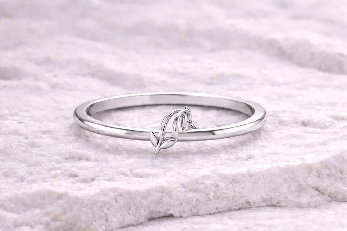 925 Silver Lily Flower Ring Minimal Floral Band Dainty Nature Jewelry
