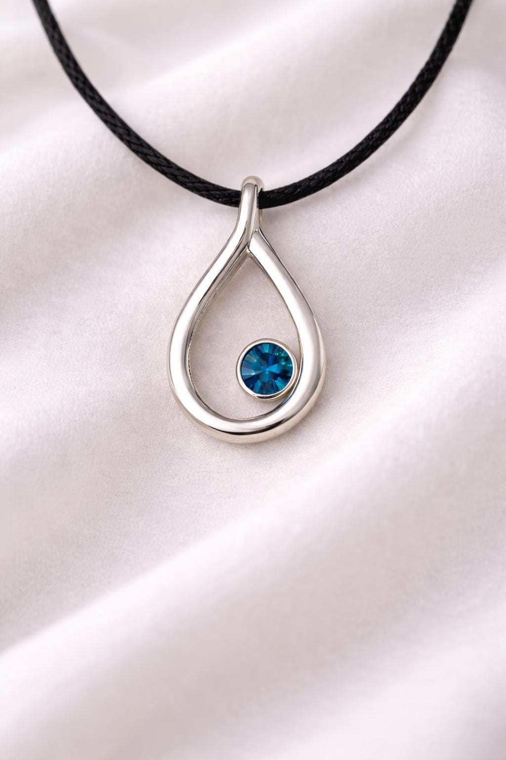 925 Silver London Topaz Teardrop Pendant Necklace â Minimal Blue Gem Gift for Her