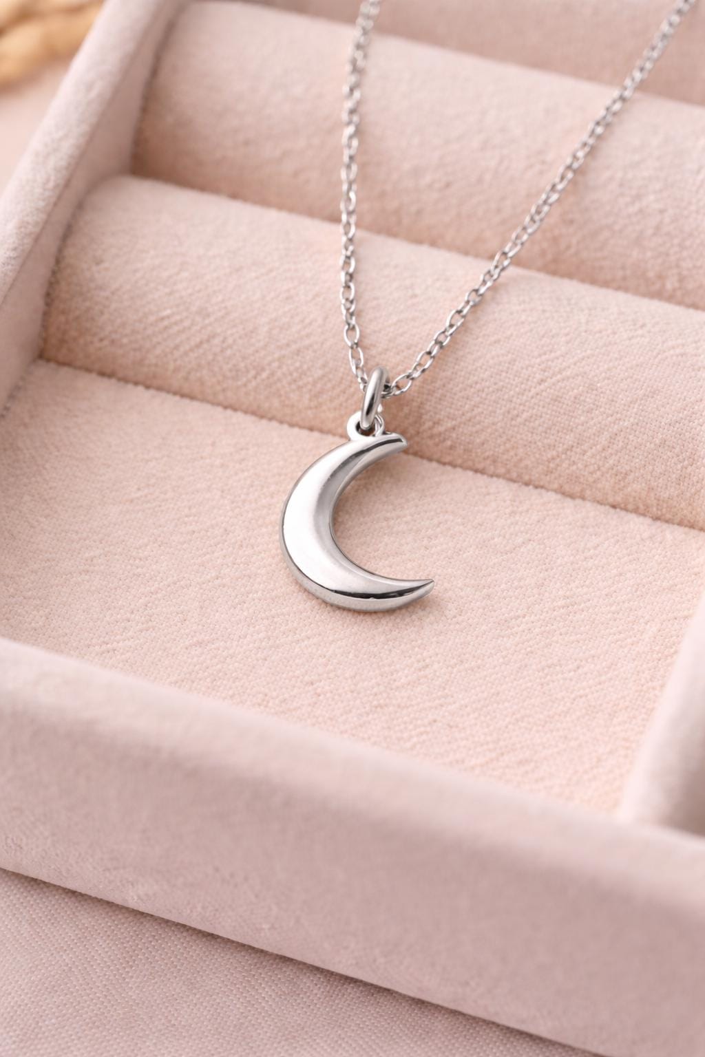 Crescent Moon Necklace 925 Silver | Minimal Moon Pendant | Celestial Jewelry