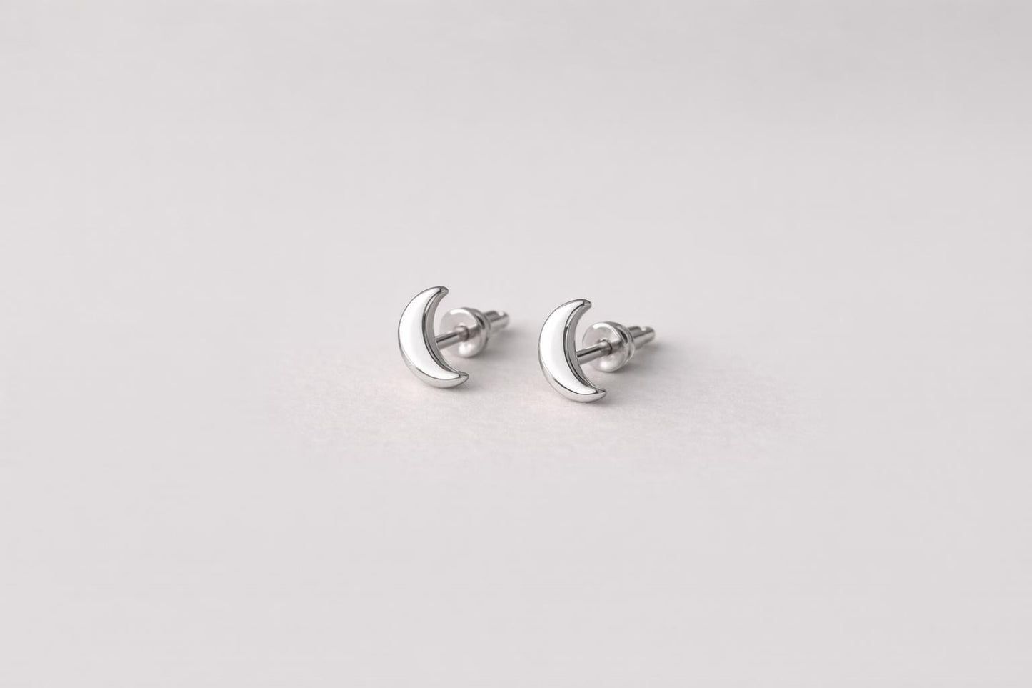 925 Sterling Silver Moon Stud Earrings – Tiny Crescent Moon Studs – Minimal Everyday Jewelry