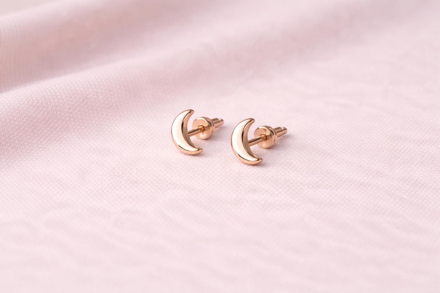 925 Sterling Silver Moon Stud Earrings – Tiny Crescent Moon Studs – Minimal Everyday Jewelry